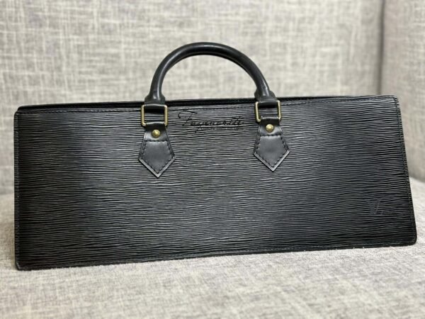 PRELOVED Louis Vuitton Epic Sac Triangle - Image 2
