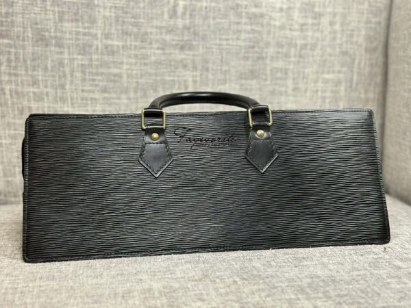 PRELOVED Louis Vuitton Epic Sac Triangle - Image 8