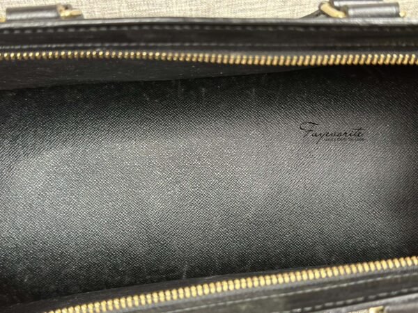 PRELOVED Louis Vuitton Epic Sac Triangle - Image 4